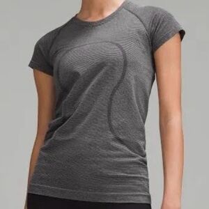 lululemon athletica Gray Short Sleeve Tee